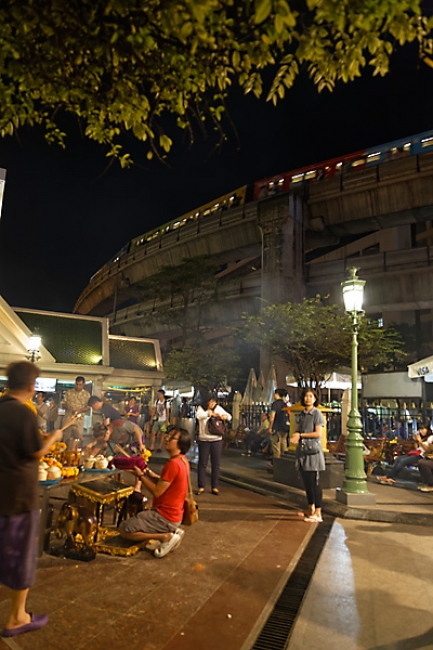 Bangkok la nuit, loy krathong-044